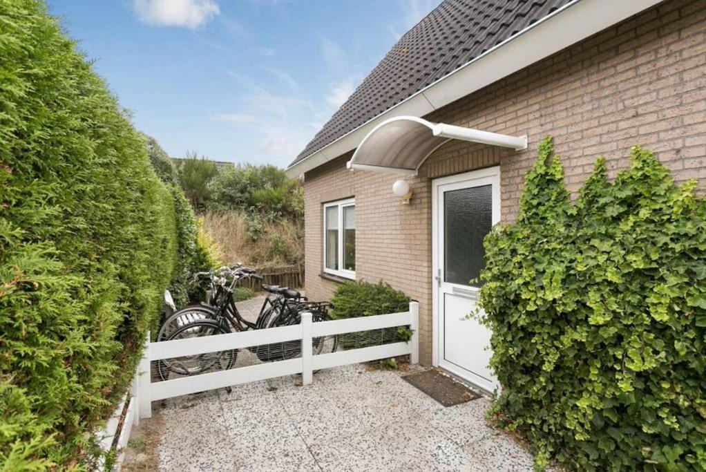 Huebsches Ferienhaus In Ouddorp - Fusslaeufig Zum Strand Und Zentrum Exterior photo